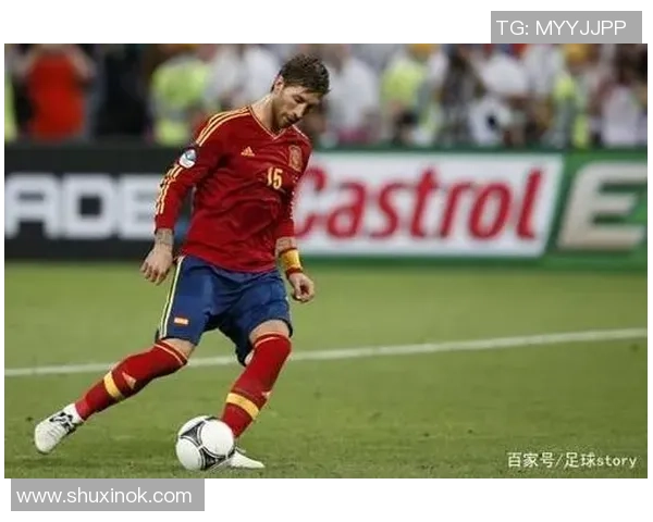 足球明星私下生活揭秘裹浴巾的他们展现不一样的魅力与风采 足球明星私下生活揭秘裹浴巾的他们展现不一样的魅力与风采