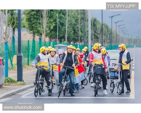 足球明星骑电动车出行引热议环保时尚新风尚引领潮流 足球明星骑电动车出行引热议环保时尚新风尚引领潮流