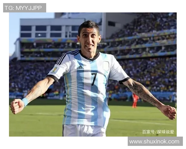 最敬业的足球明星背后的奋斗故事与无私奉献精神